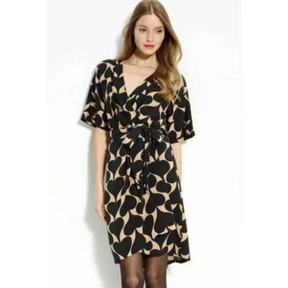 Diane Von Furstenberg Genevieve Spade Graphic Print Dress 6 Faux Wrap Black Tan - Picture 12 of 12